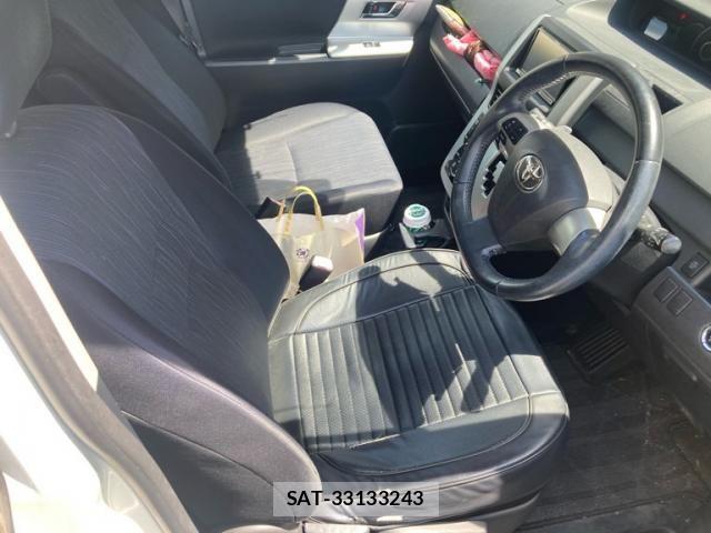 Toyota VOXY 2011-09 8159498-9