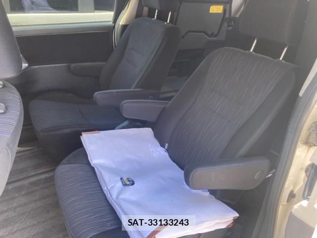 Toyota VOXY 2011-09 8159498-11