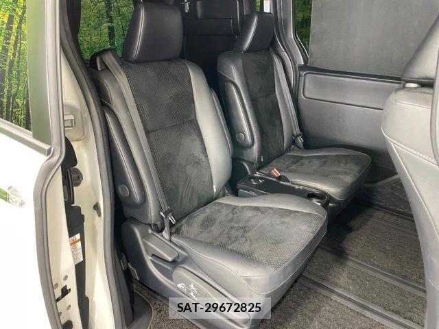 Toyota VOXY 2021-07 8159488-9