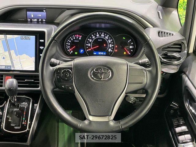 Toyota VOXY 2021-07 8159488-12