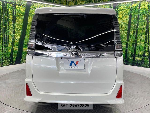 Toyota VOXY 2021-07 8159488-16
