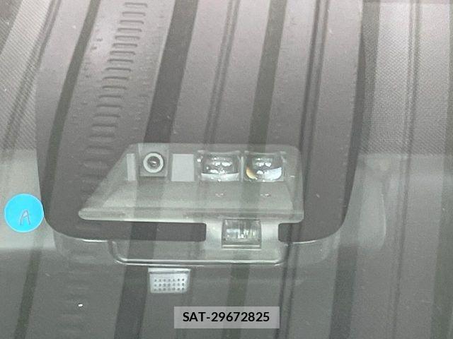 Toyota VOXY 2021-07 8159488-4