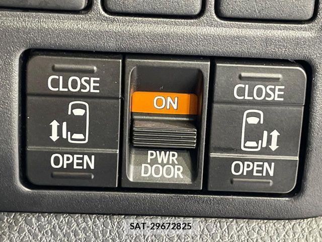 Toyota VOXY 2021-07 8159488-7