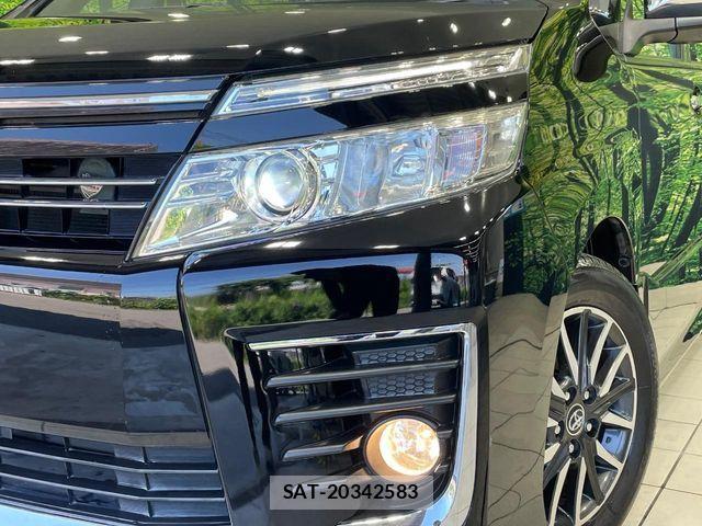 Toyota VOXY 2015-09 8159496-11