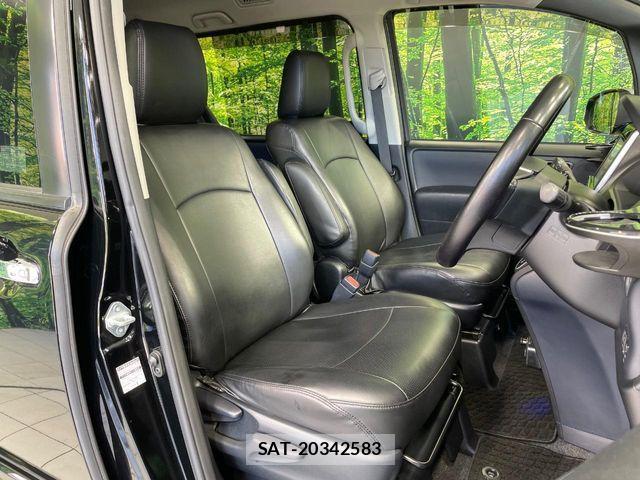 Toyota VOXY 2015-09 8159496-7