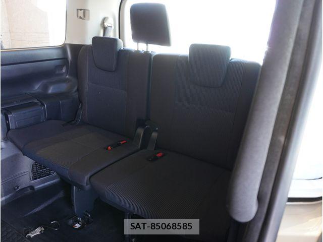 Toyota VOXY 2016-11 8159494-16