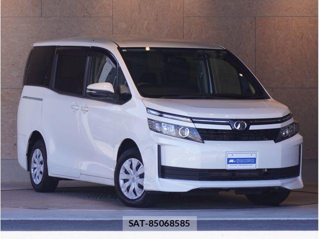 Toyota VOXY 2016-11 8159494-1