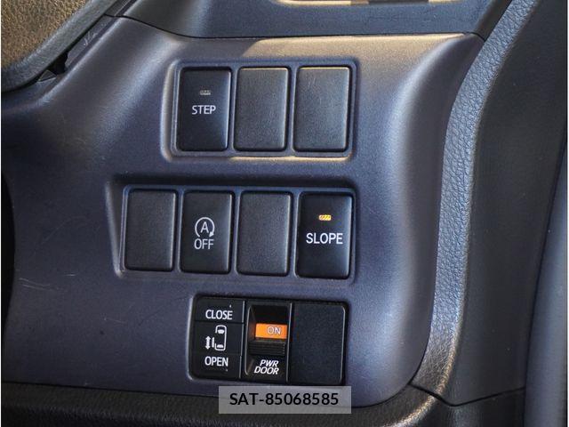 Toyota VOXY 2016-11 8159494-21