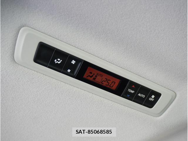Toyota VOXY 2016-11 8159494-23