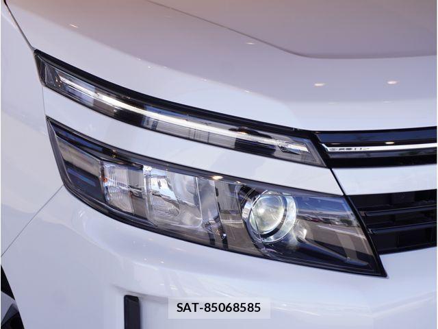 Toyota VOXY 2016-11 8159494-26
