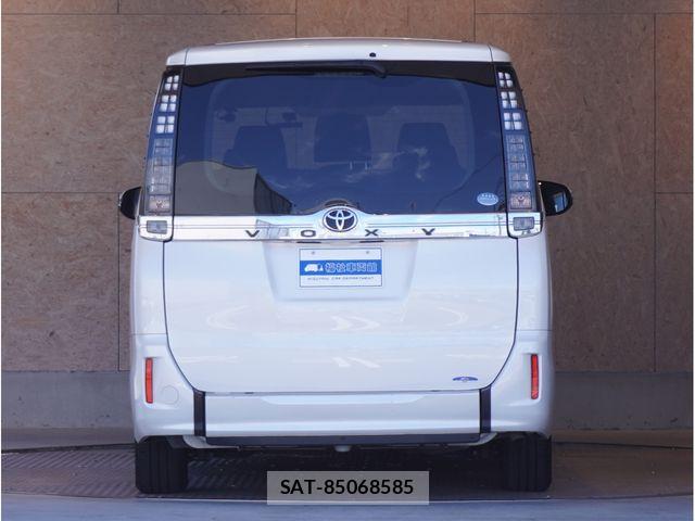 Toyota VOXY 2016-11 8159494-3
