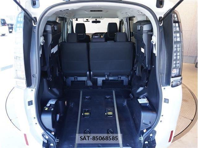Toyota VOXY 2016-11 8159494-5