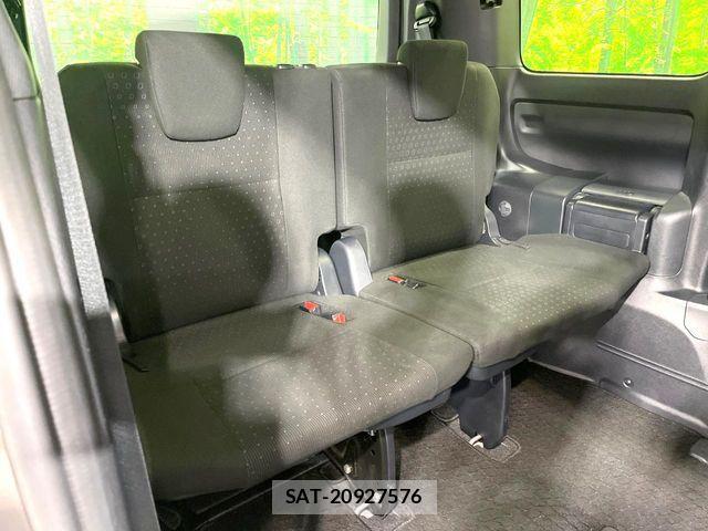 Toyota VOXY 2017-08 8159492-10