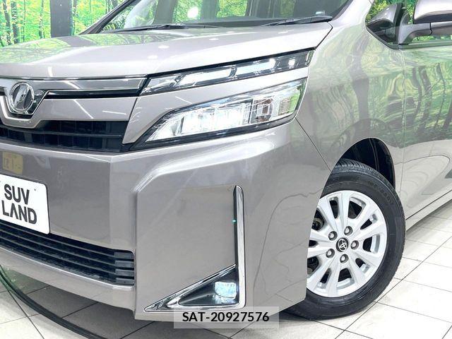 Toyota VOXY 2017-08 8159492-13
