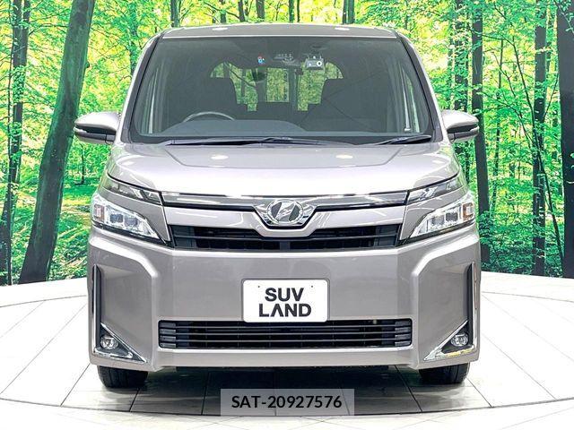 Toyota VOXY 2017-08 8159492-15
