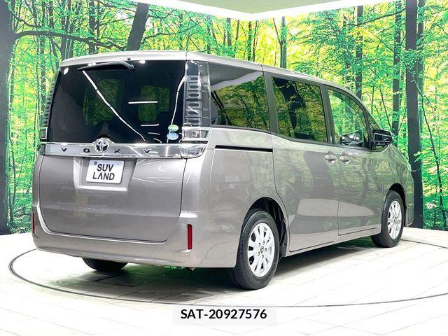 Toyota VOXY 2017-08 8159492-17