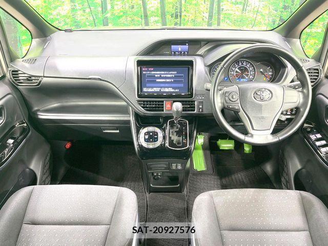 Toyota VOXY 2017-08 8159492-1