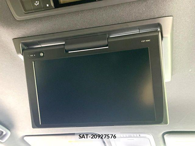 Toyota VOXY 2017-08 8159492-2