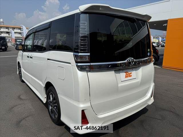 Toyota VOXY 2019-01 8159495-13