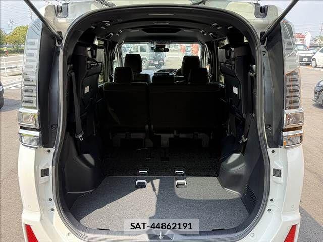 Toyota VOXY 2019-01 8159495-22