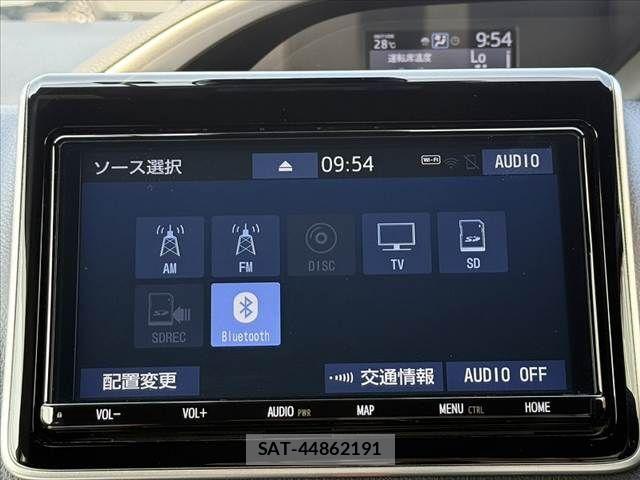 Toyota VOXY 2019-01 8159495-24