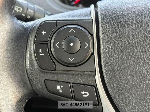 Toyota VOXY 2019-01 8159495-26