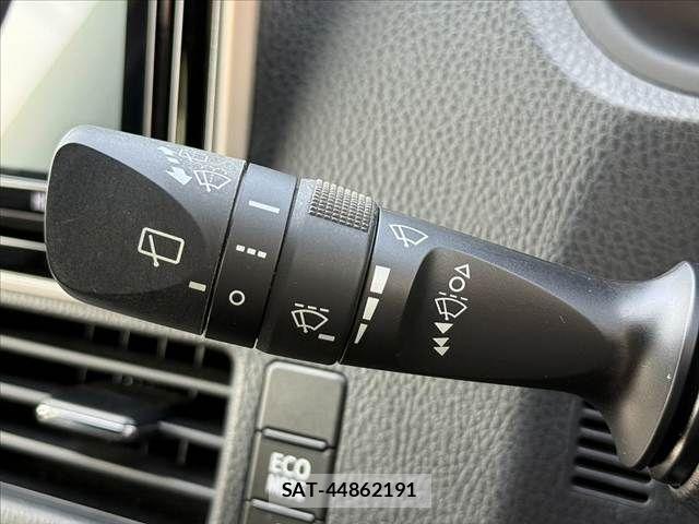 Toyota VOXY 2019-01 8159495-28