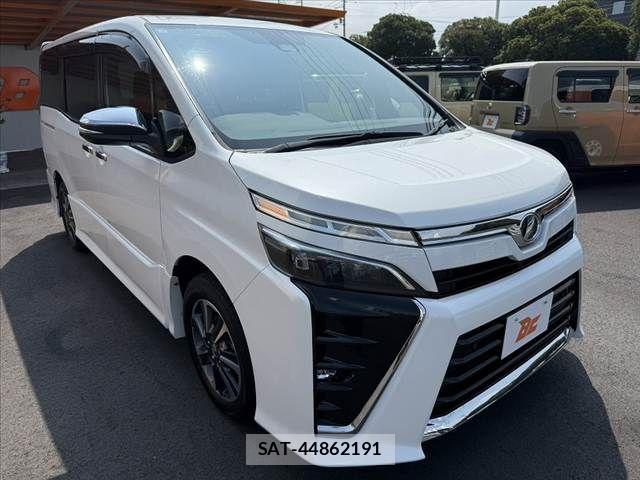 Toyota VOXY 2019-01 8159495-7