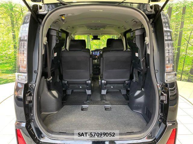 Toyota VOXY 2016-02 8159493-10