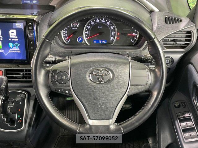 Toyota VOXY 2016-02 8159493-11