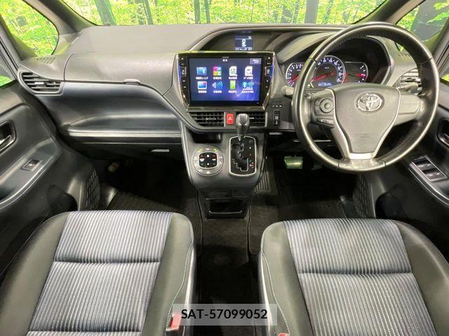 Toyota VOXY 2016-02 8159493-1