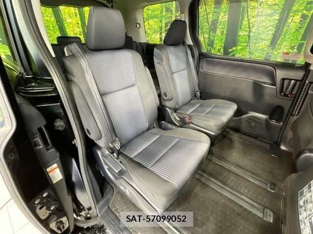 Toyota VOXY 2016-02 8159493-8