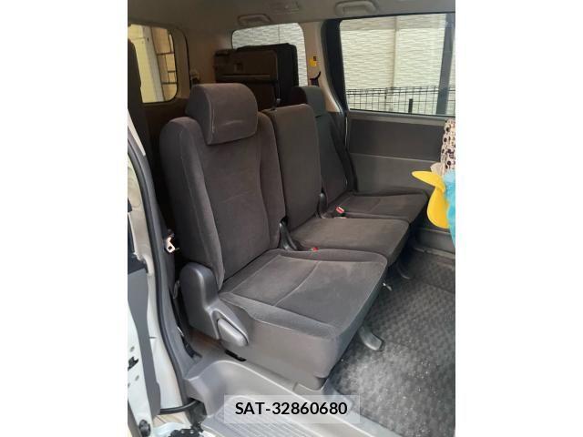 Toyota VOXY 2010-01 8159499-13