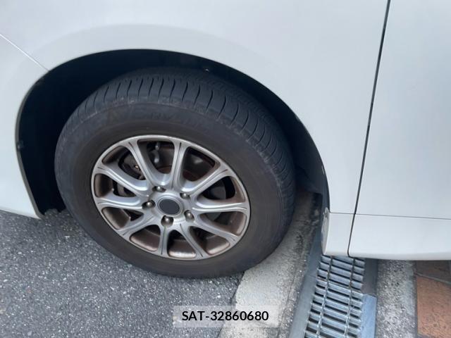 Toyota VOXY 2010-01 8159499-17