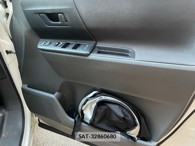 Toyota VOXY 2010-01 8159499-3