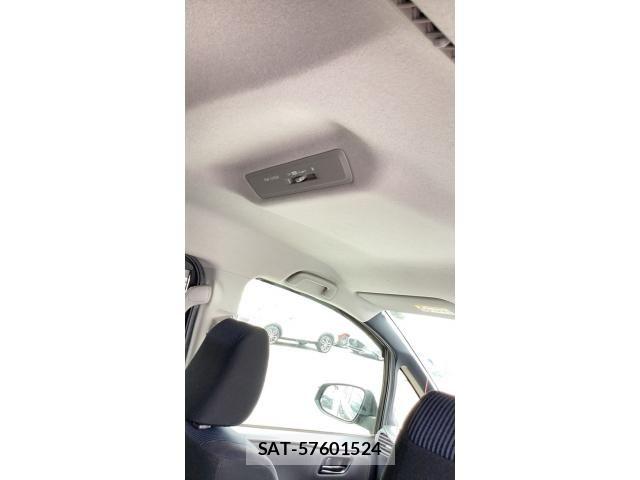 Toyota VOXY 2015-11 8159497-13