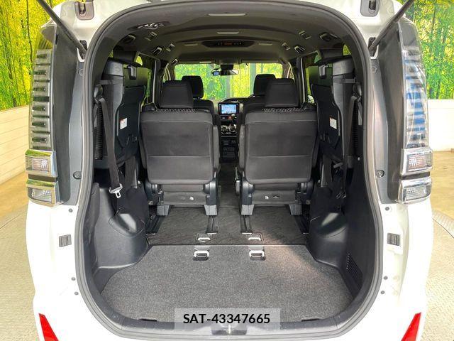 Toyota VOXY 2019-01 8210929-10