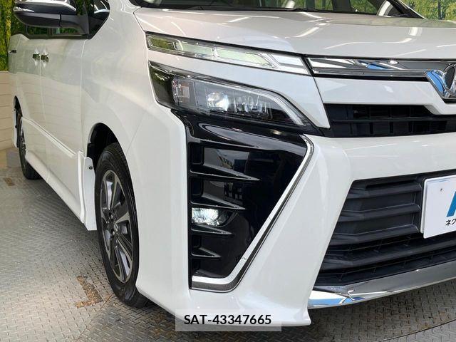 Toyota VOXY 2019-01 8210929-12