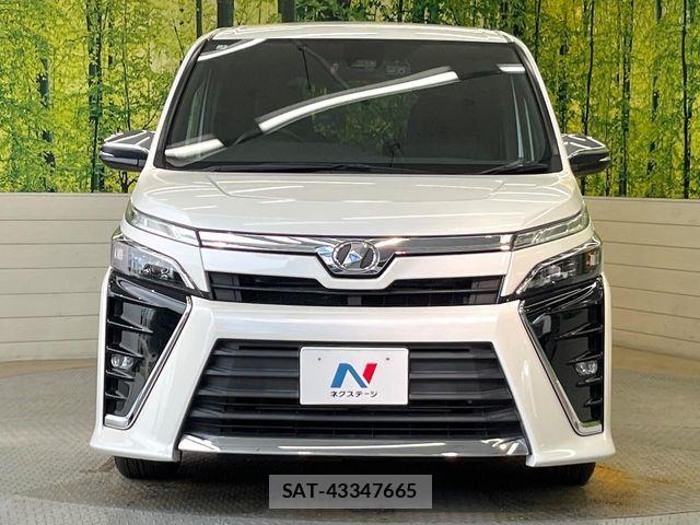 Toyota VOXY 2019-01 8210929-14