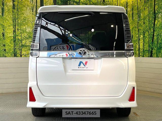 Toyota VOXY 2019-01 8210929-15