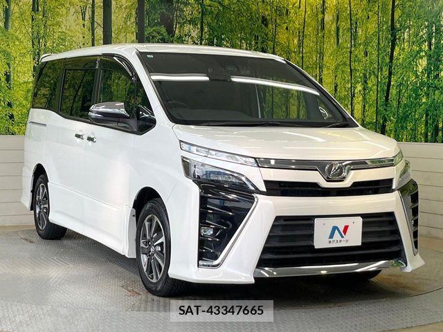 Toyota VOXY 2019-01 8210929-16