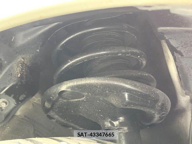 Toyota VOXY 2019-01 8210929-19