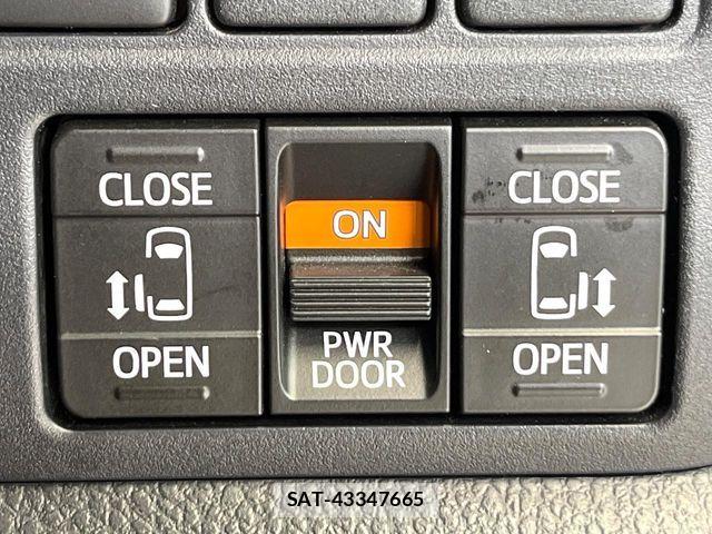 Toyota VOXY 2019-01 8210929-4