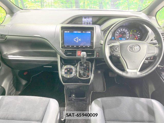Toyota VOXY 2021-09 8210931-1