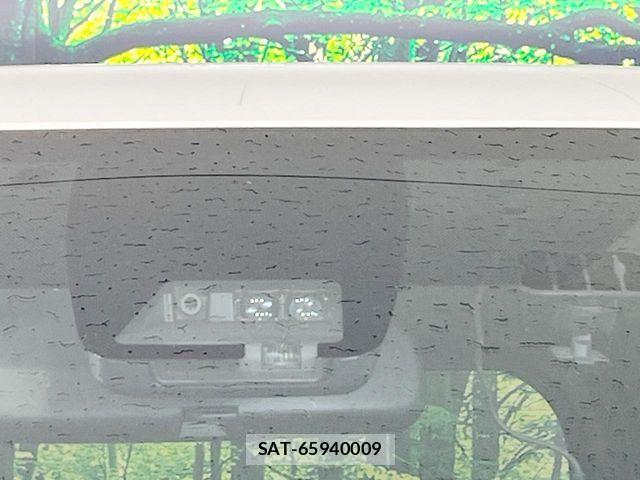 Toyota VOXY 2021-09 8210931-4