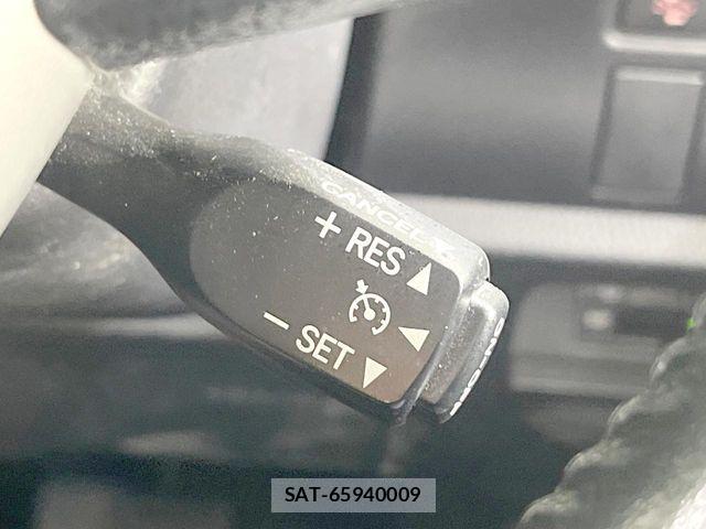 Toyota VOXY 2021-09 8210931-6