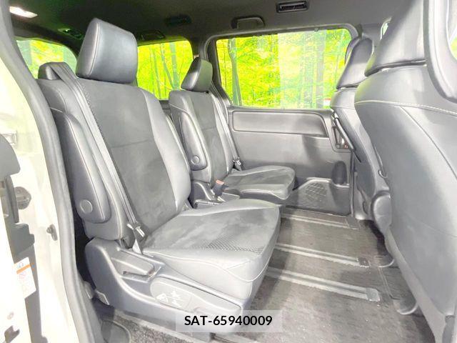 Toyota VOXY 2021-09 8210931-8