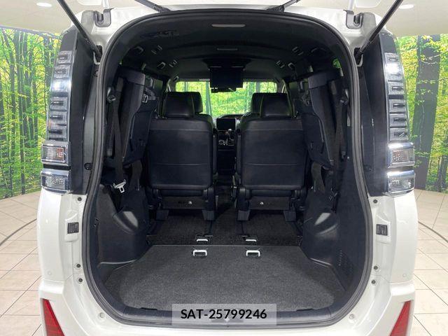 Toyota VOXY 2021-06 8210913-10