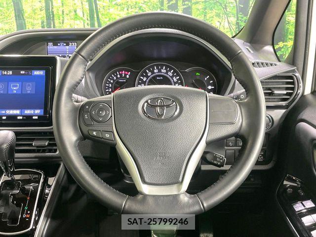 Toyota VOXY 2021-06 8210913-11