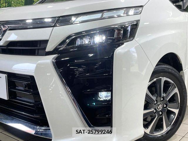 Toyota VOXY 2021-06 8210913-12